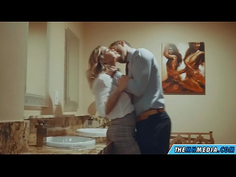 ❤️ Büyük memeli bir sarışın seni umumi tuvalette baştan çıkardığında ️ Porno fb tr.safehaus.top ️❤